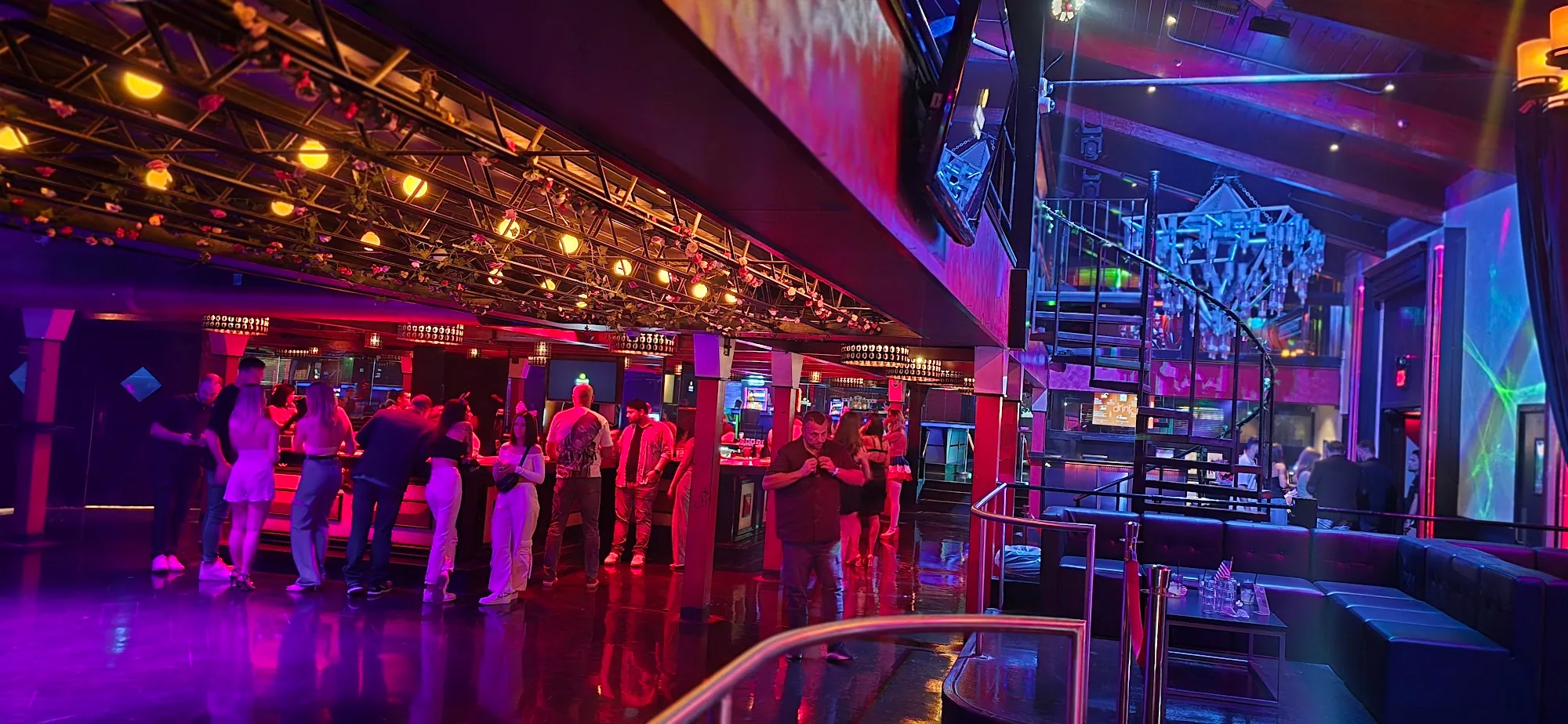 Dance venues and nightlife in Schaumburg, United States