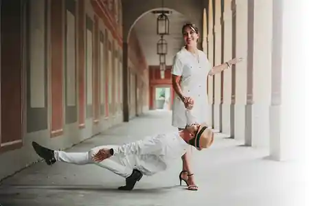 Megano Tanzschule Munich salsa dance class in action