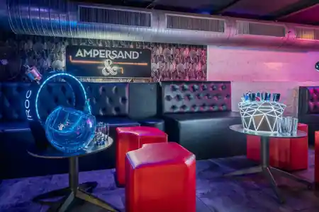 Bar atmosphere at Kendo Lounge Bar, Tenerife — salsa, bachata venue in Tenerife (Las Américas)