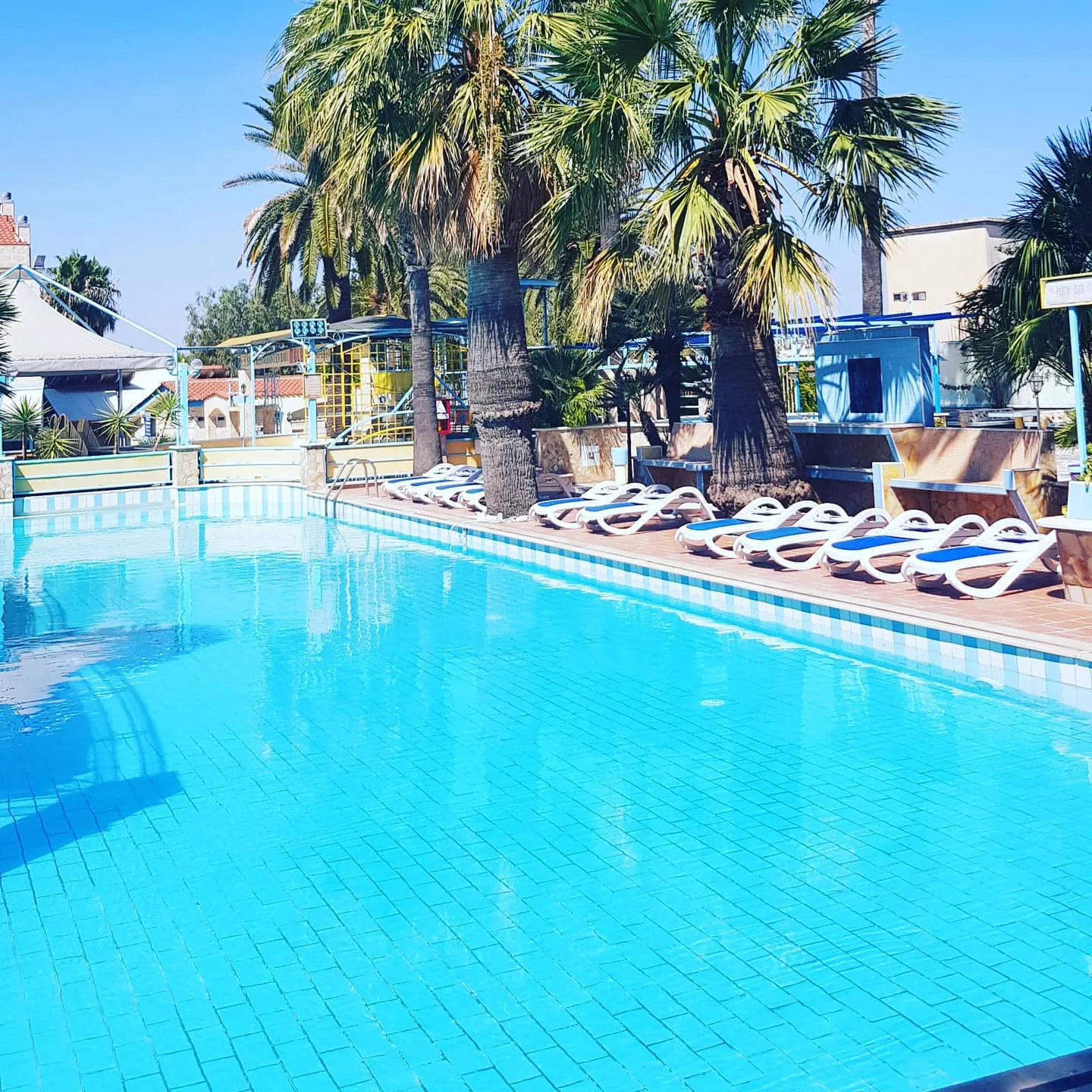 Mulata Latin Social Club - Bachata, Salsa dance venue in Bari