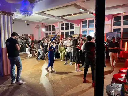 Packed dance floor with crowd dancing at Tango Chocolate in Hamburg — bachata, salsa venue in Hamburg