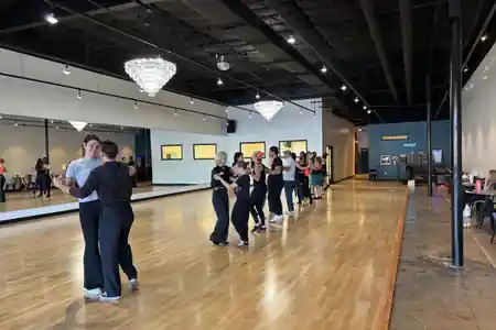 Blue Moon Dance Co., Austin: Latin dance venue
