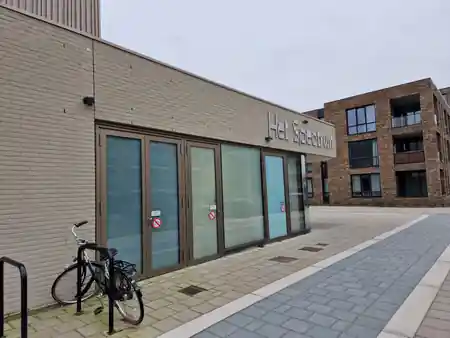 Het Spectrum entrance with signage in Hoofddorp Netherlands — salsa, bachata, kizomba venue in Hoofddorp