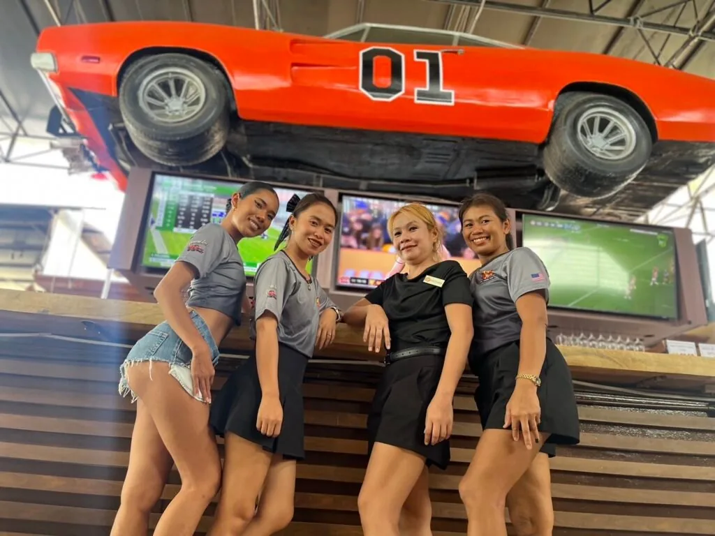 Daisy D's Saloon and Restaurant - Salsa, Bachata dance venue in Pattaya