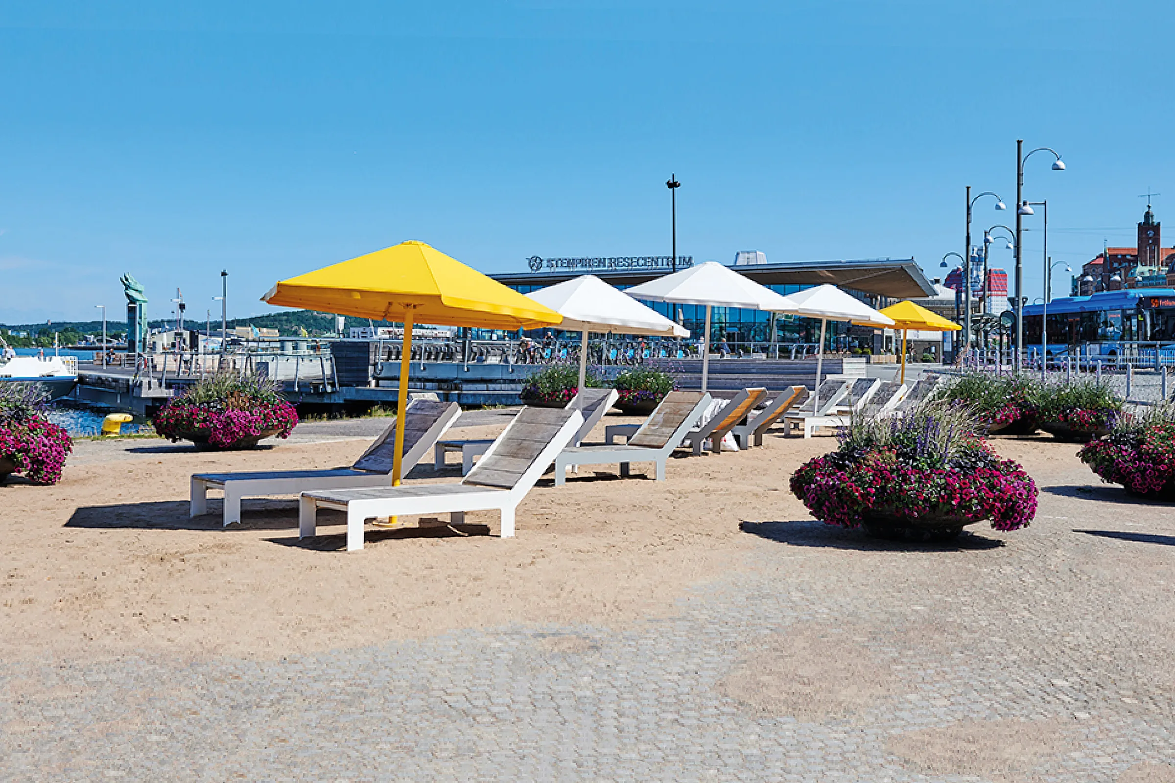Stenpiren, Göteborg – outdoor waterfront pier area where free salsa and bachata socials take place