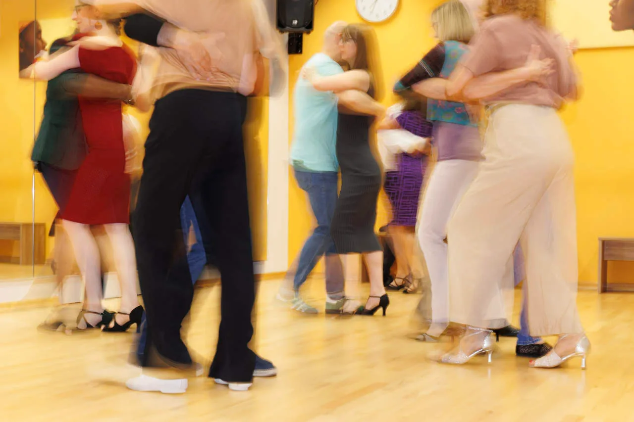 Kizomba dancers in motion at Mike Dance Tanzschule Munich