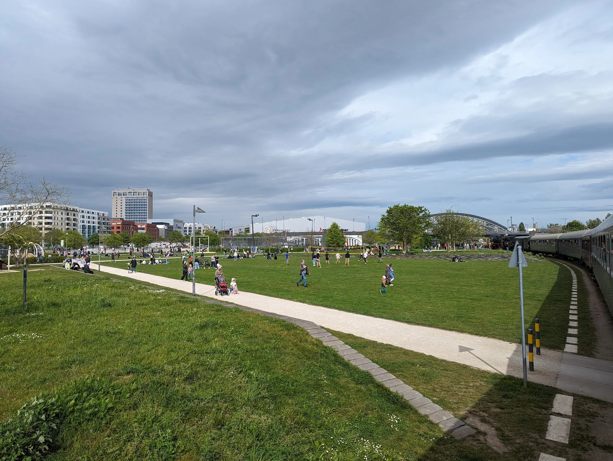Open green lawn space at Hafenpark Frankfurt outdoor venue