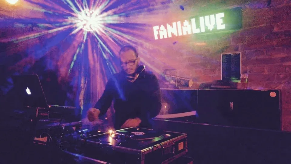 FANIALIVE - Kizomba, Bachata, Salsa dance venue in Vienna