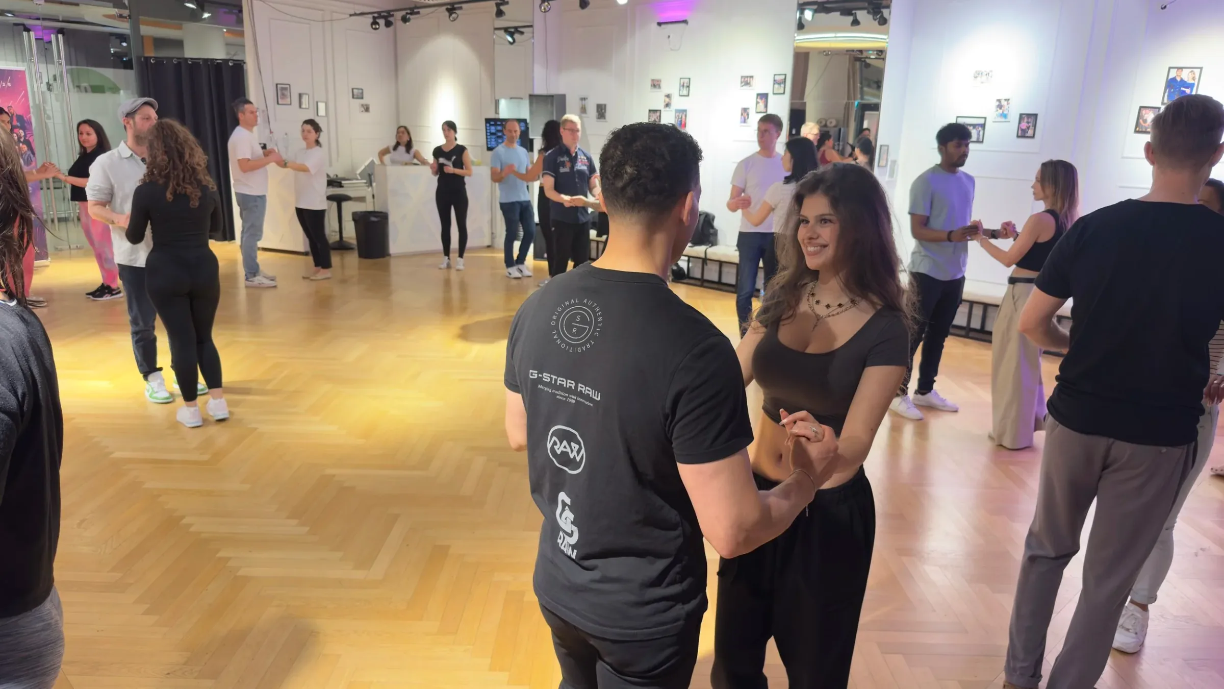 Bachata dancing at Movida Dance School, Frankfurt