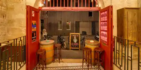 Fire Walk venue atmosphere in Bordeaux, France — bachata venue in Bordeaux