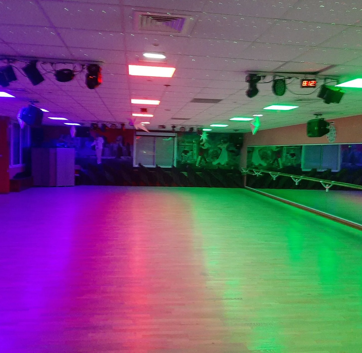 Dance class at Ecole de Danse Mansouri in Dijon, France