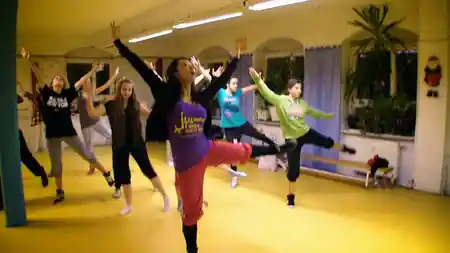 Broadway Dance School Dresden dance class in session with instructor and students — salsa, bachata venue in Dresden