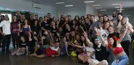 Group of dancers and students at Escola de Dança Muvon Dance studio in Brasília — salsa, bachata venue in Brasília