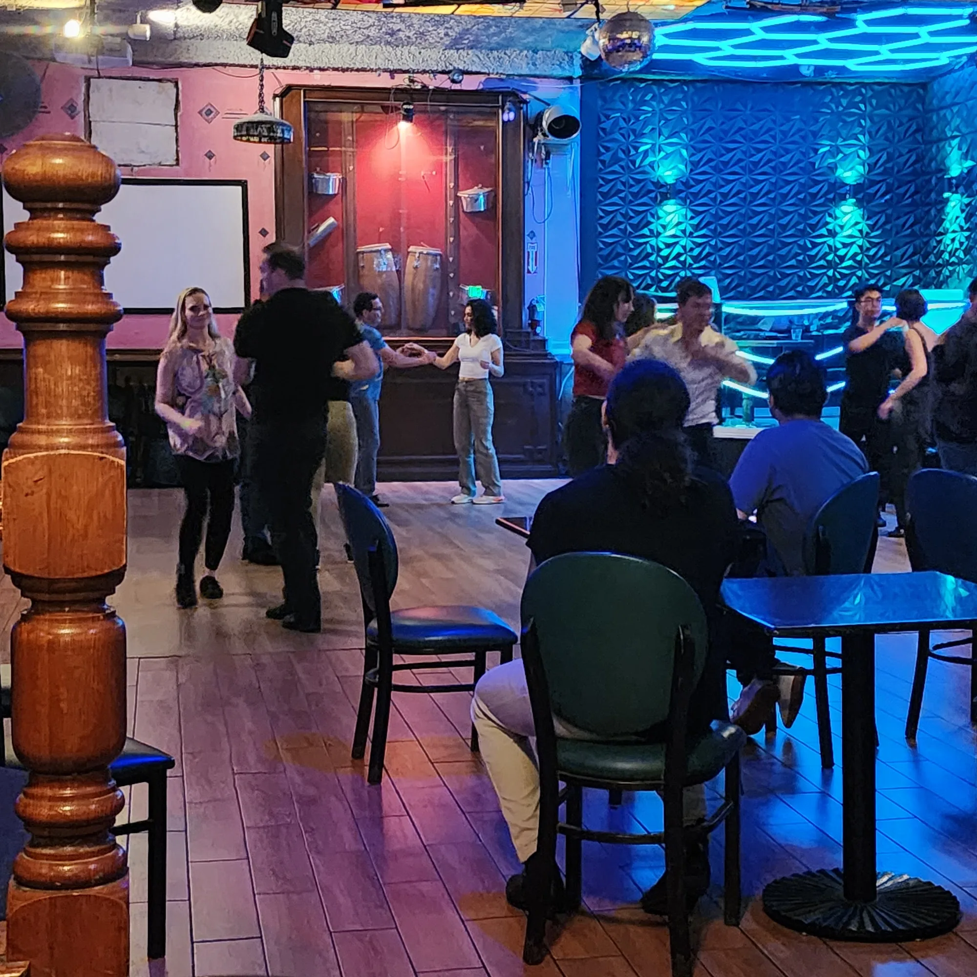 El Valenciano - Salsa dance venue in San Francisco