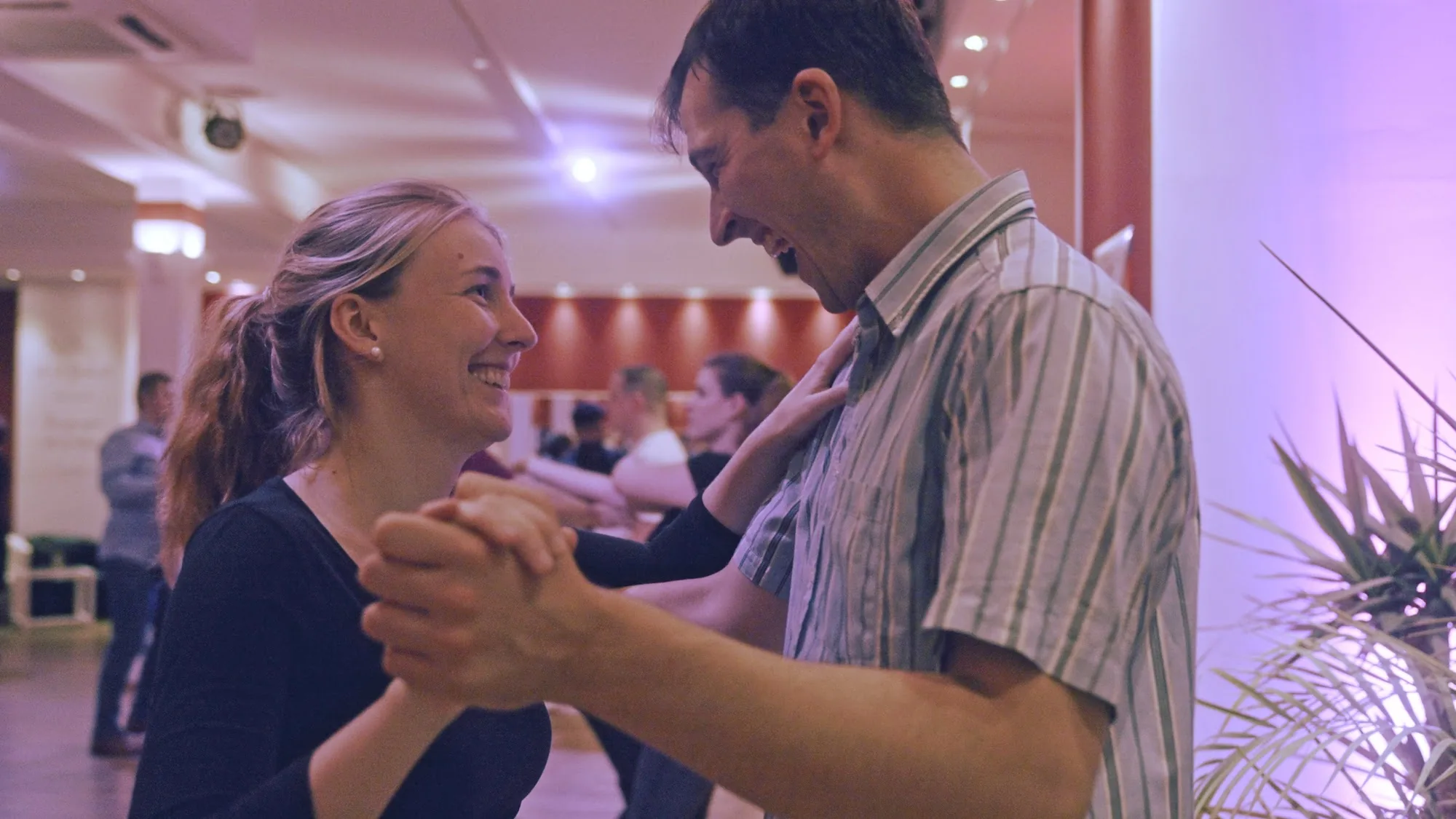 Couple dancing together at Dance School Monika Bauer Frankfurt am Main