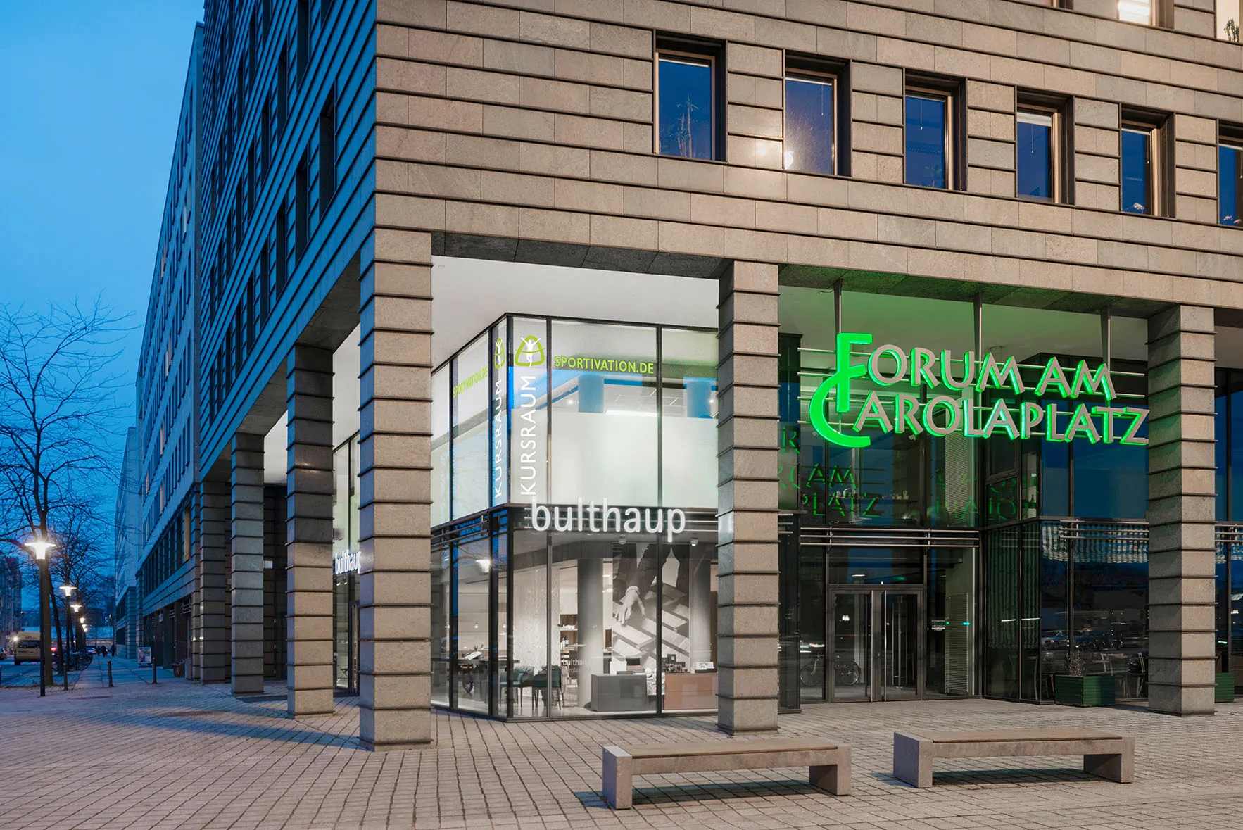 Building exterior of Forum am Carolaplatz venue in Dresden housing Kursraum