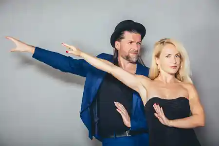 Salsa dance couple performing at Salsa Libre Warsaw