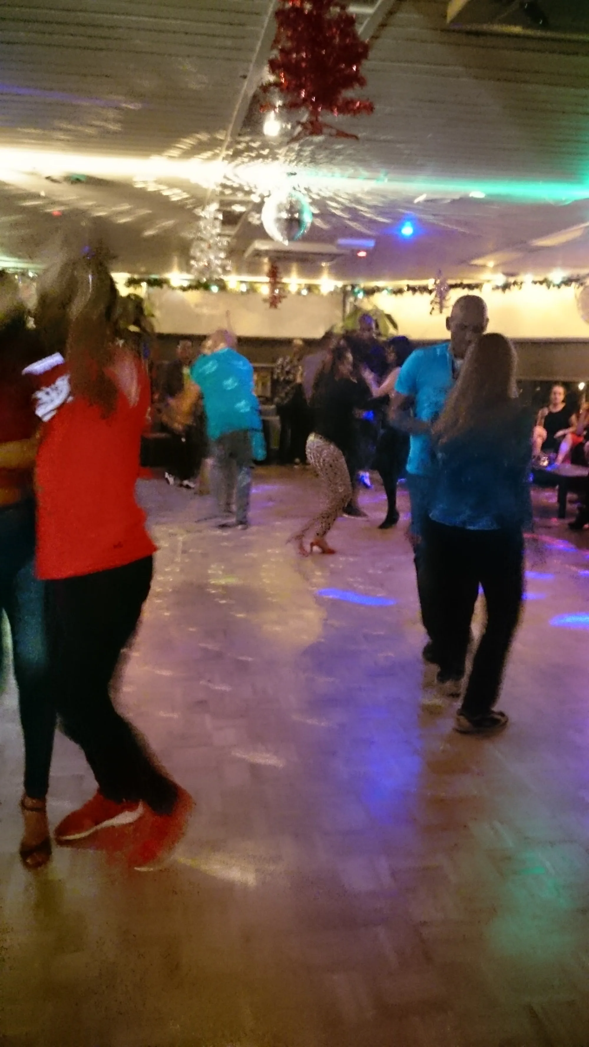 Couples dancing Latin dance at Tropische Dansschool Burnet in Almere Netherlands