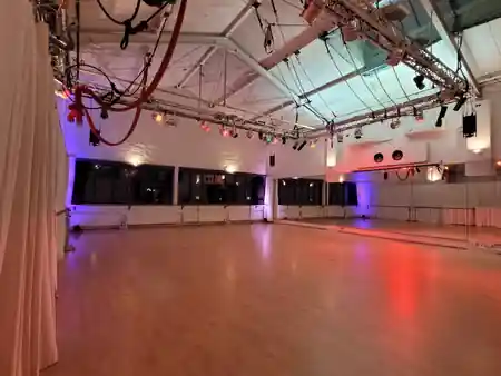 Dance studio at Baladin Tanzschule in the Alte Dosenfabrik, Hamburg — salsa, bachata venue in Hamburg