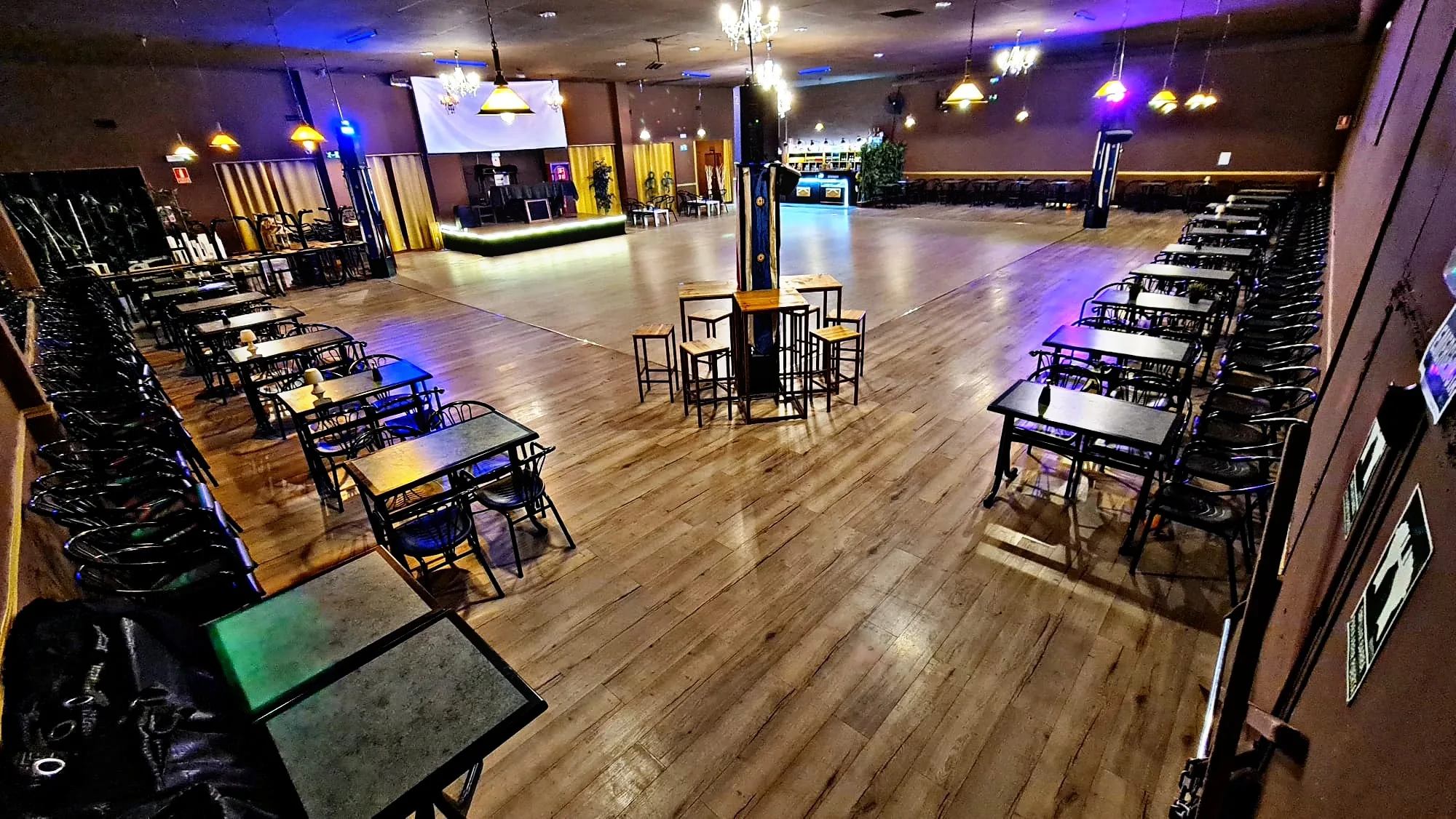 Large dance hall interior overhead view at Sala de Baile Maracas in Fuenlabrada