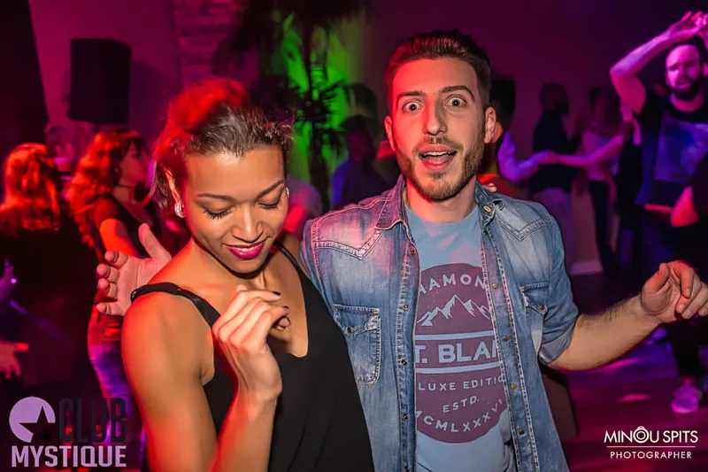 Party atmosphere with dancers at SALSA4FUN Amsterdam