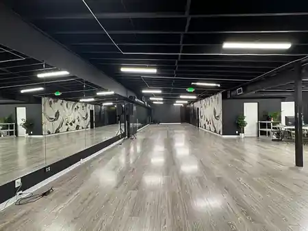 RYG Dance Studio, Los Angeles: Latin dance venue