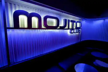 Neon sign at Mojito Club, Barcelona — salsa, bachata venue in Barcelona