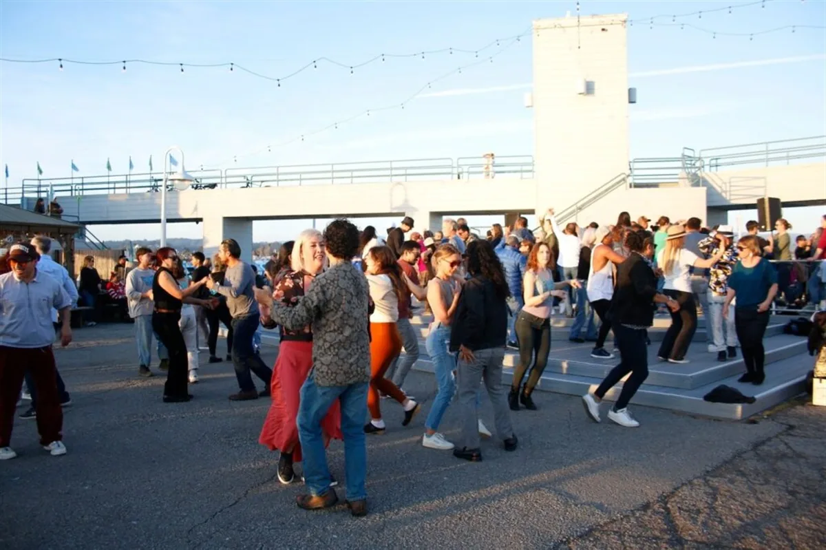 Santa Cruz Wharf - Salsa, Bachata dance venue in Santa Cruz