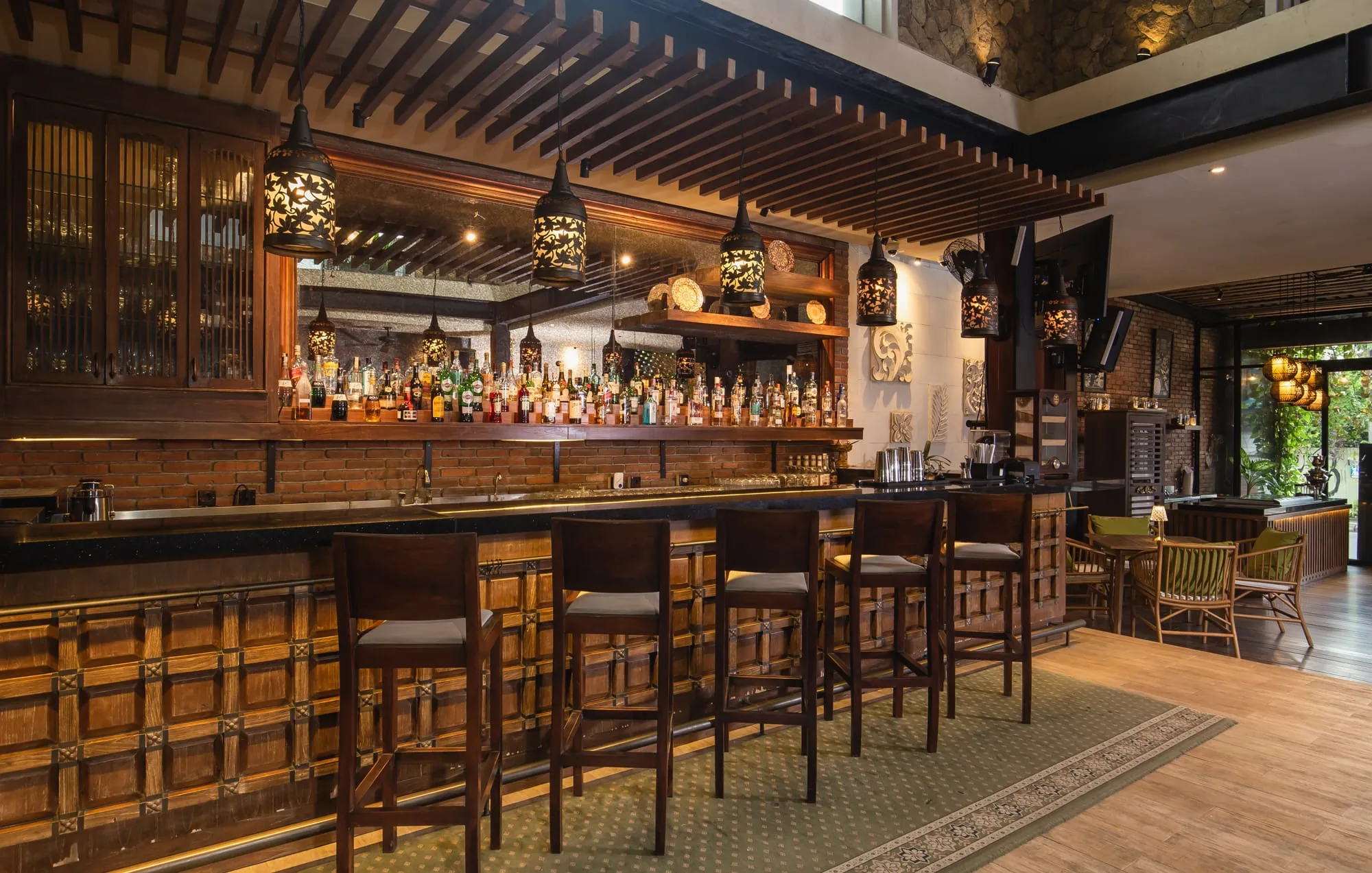 Enclave Ubud dining area with lounge seating, Ubud, Bali