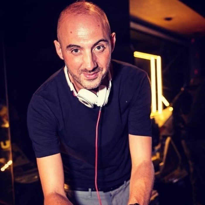 DJ Sergio, Salsa dance instructor from Francia